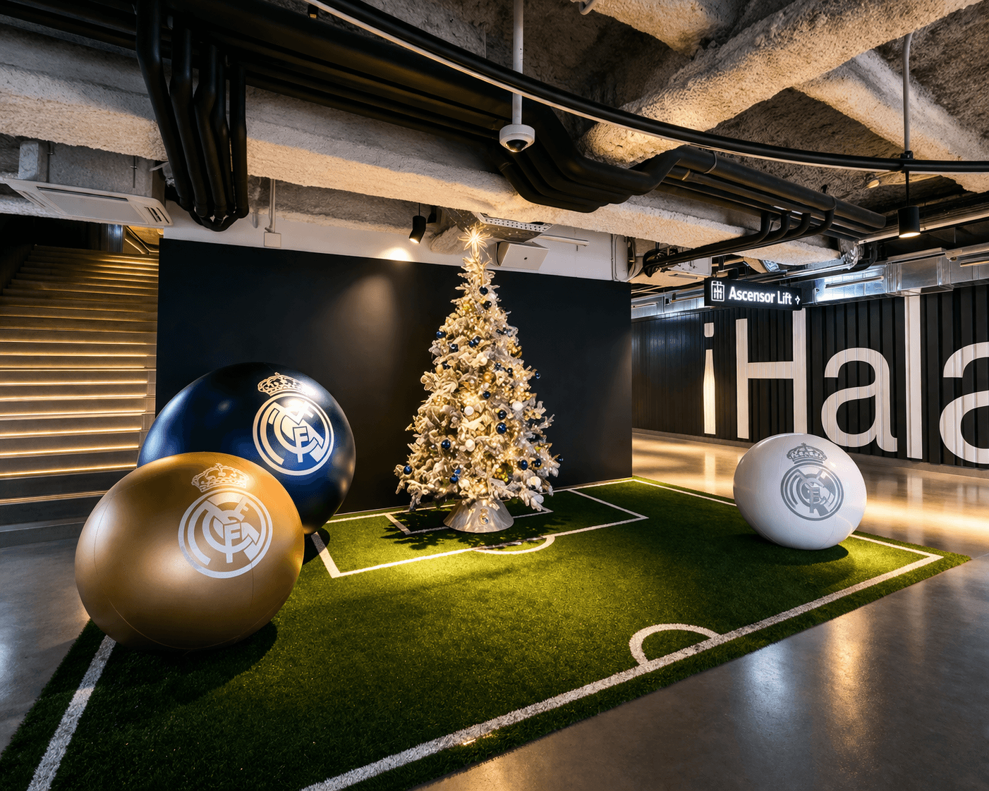 Tiendas del Real Madrid - Árbol navideño Real Madrid en estadio.png